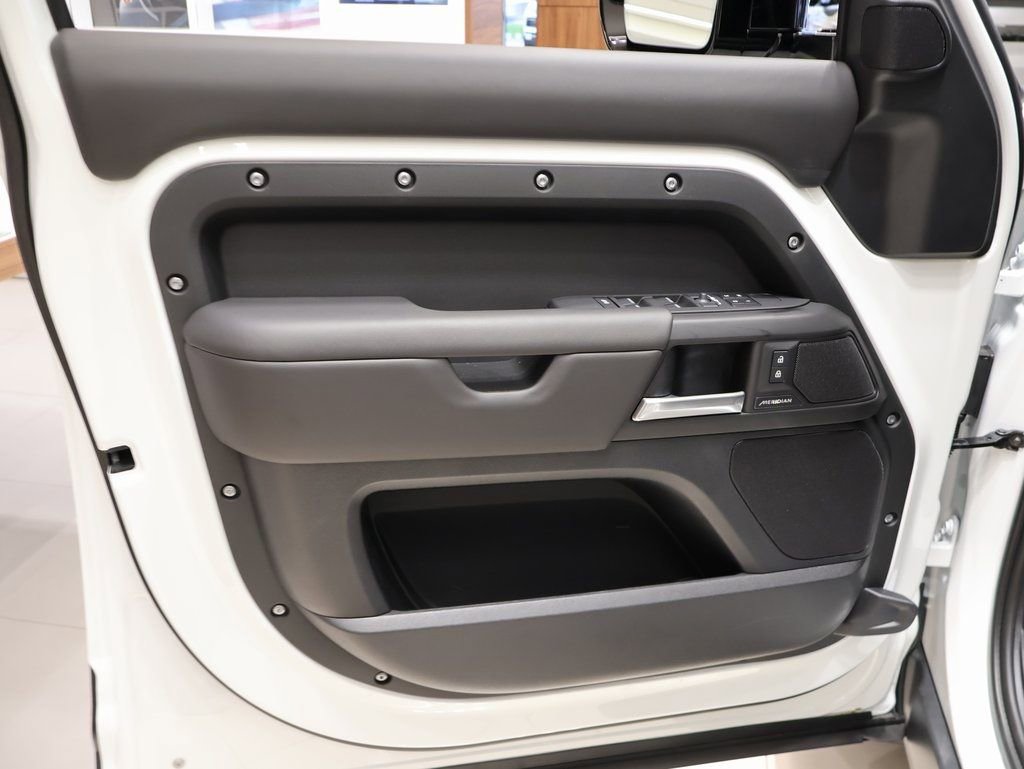 New 2025 Land Rover Defender 110 S image 30
