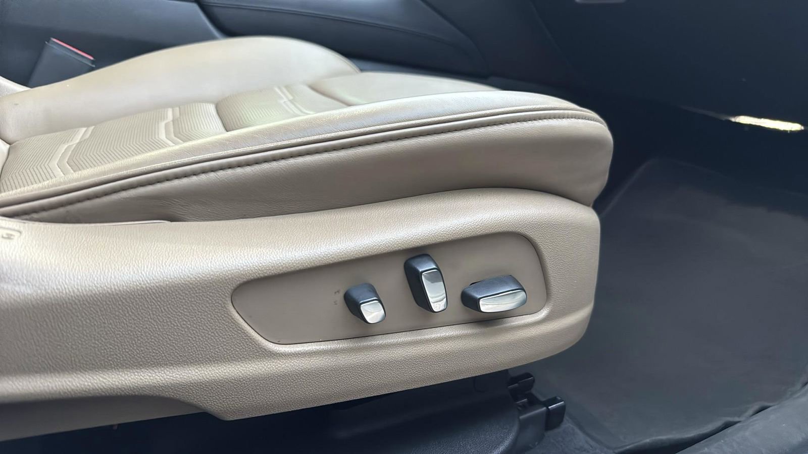 Used 2022 Cadillac XT6 Premium Luxury w/ Platinum Package image 23