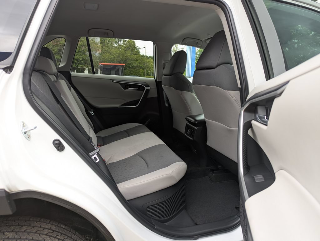 Used 2023 Toyota RAV4 XLE AWD/4WD image 35