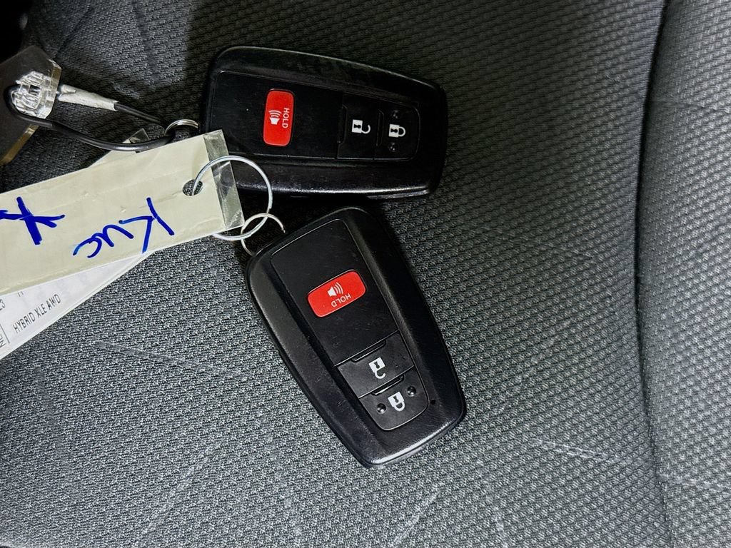 Used 2023 Toyota RAV4 XLE AWD/4WD image 31