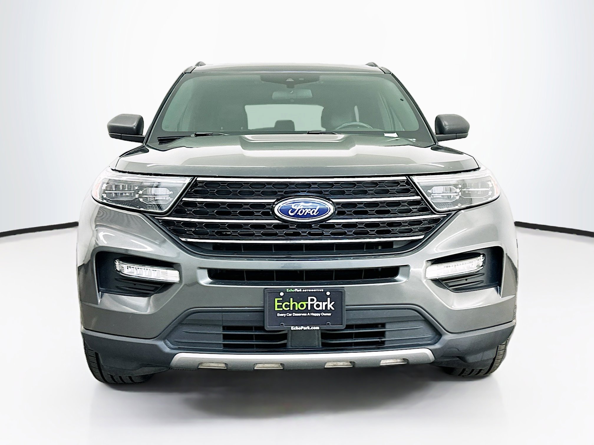 Used 2020 Ford Explorer XLT w/ Equipment Group 202A image 2