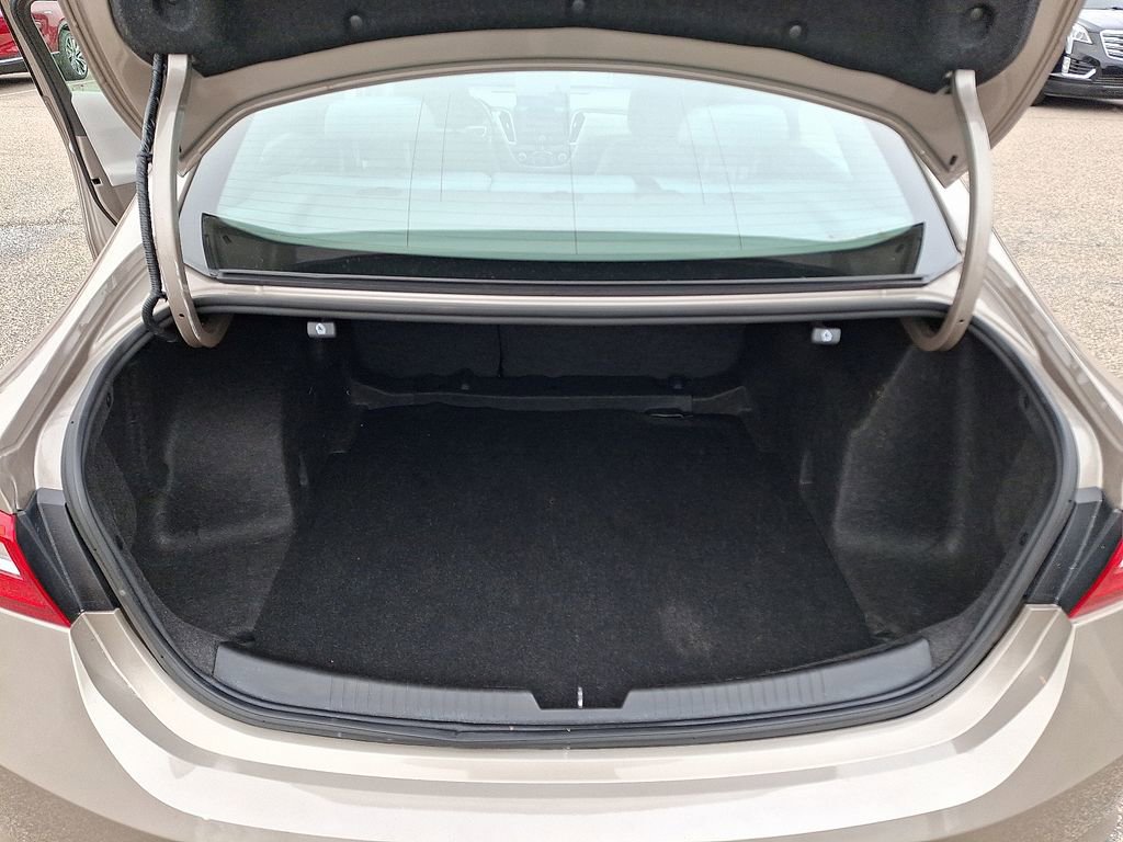 Used 2022 Chevrolet Malibu LS image 28