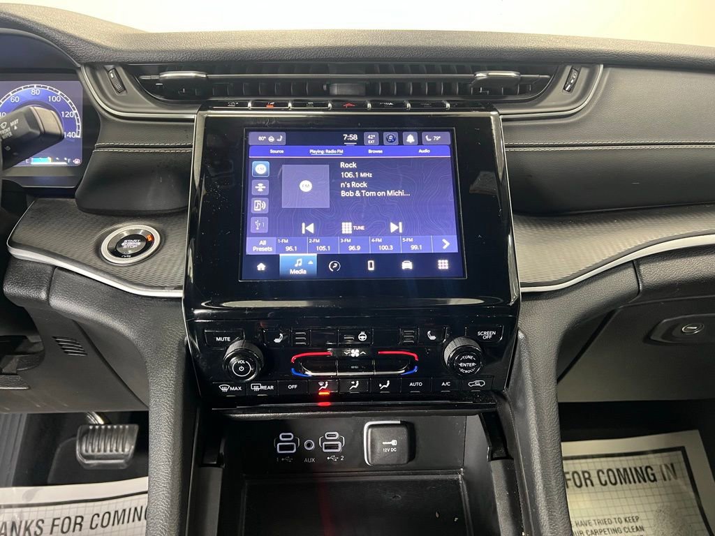 Used 2024 Jeep Grand Cherokee Altitude image 12