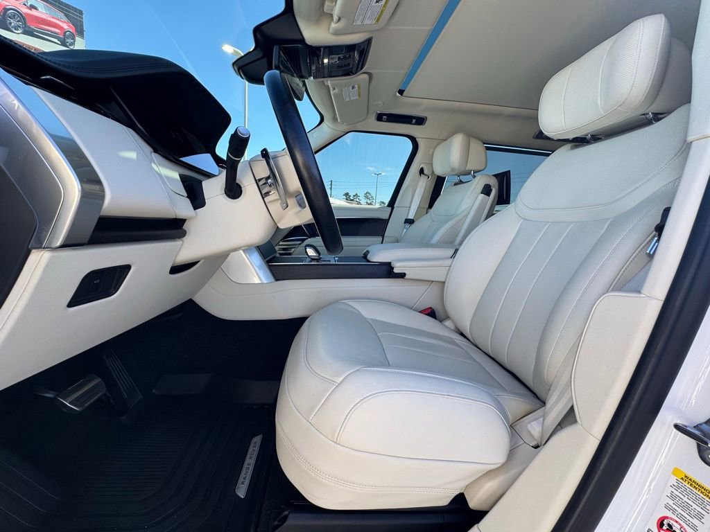 Used 2024 Land Rover Range Rover Long Wheelbase Autobiography image 23