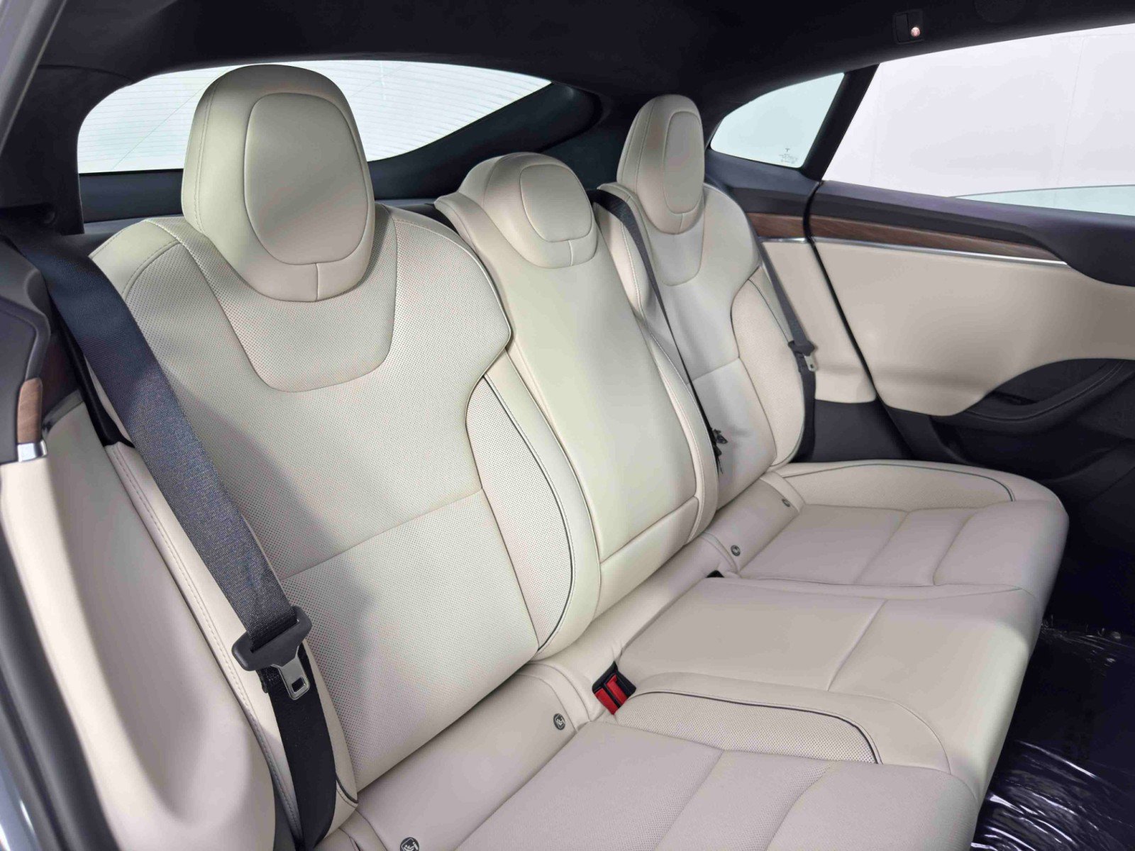 Used 2021 Tesla Model S Plaid image 38