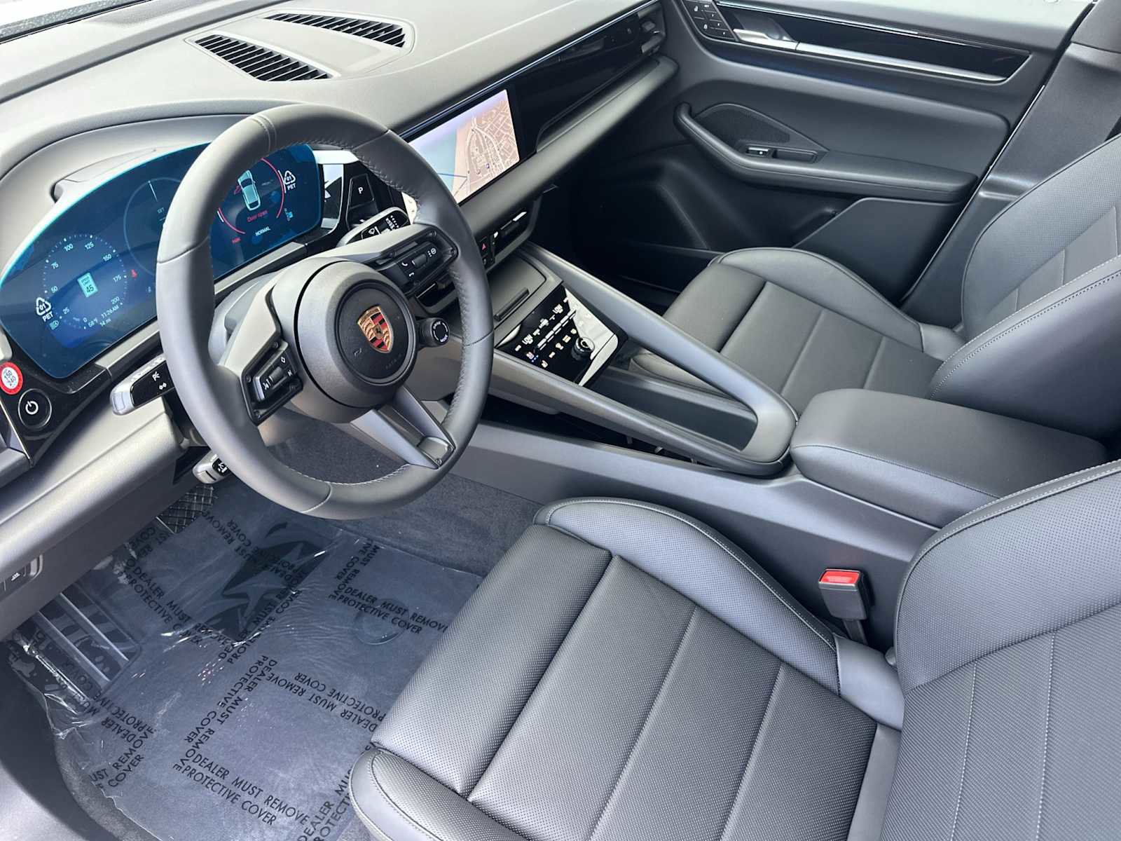 New 2025 Porsche Macan Electric RWD image 4