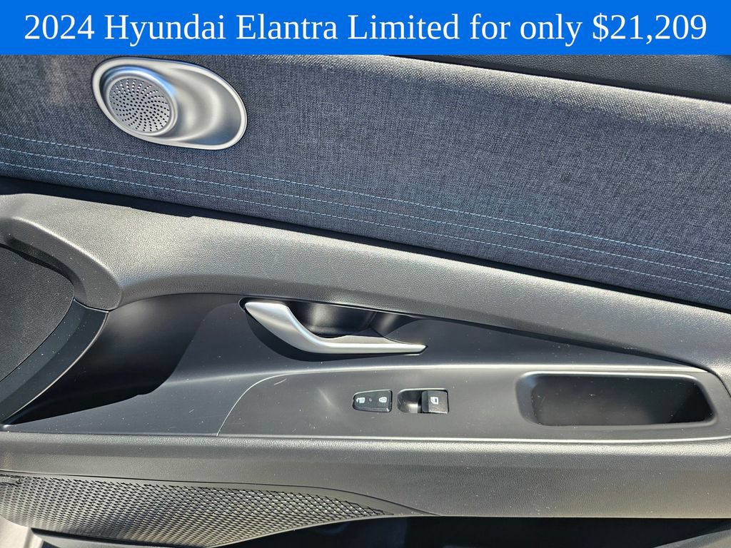 Used 2024 Hyundai Elantra Limited FWD image 10