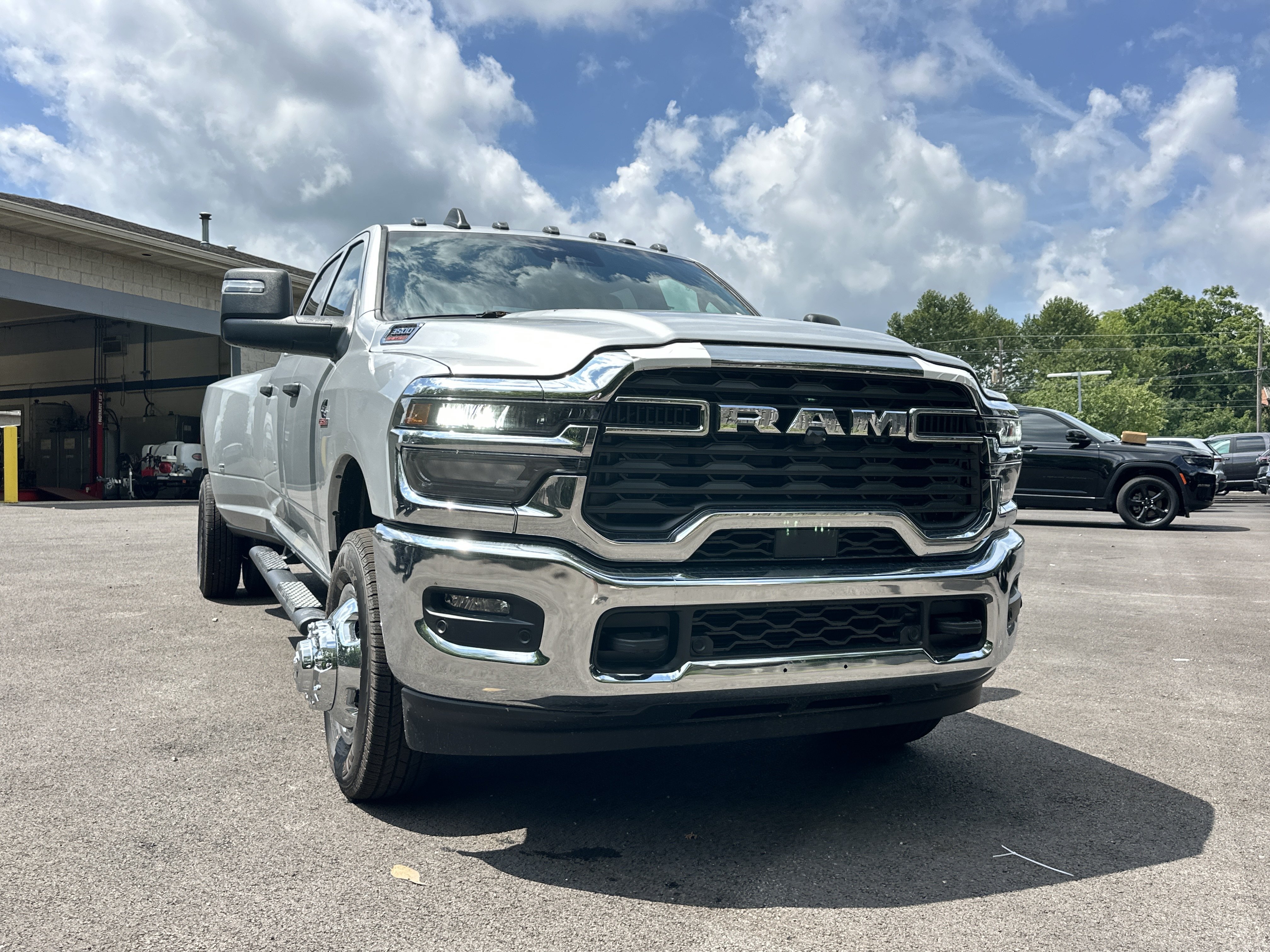 New 2026 RAM 3500 Tradesman AWD/4WD image 22