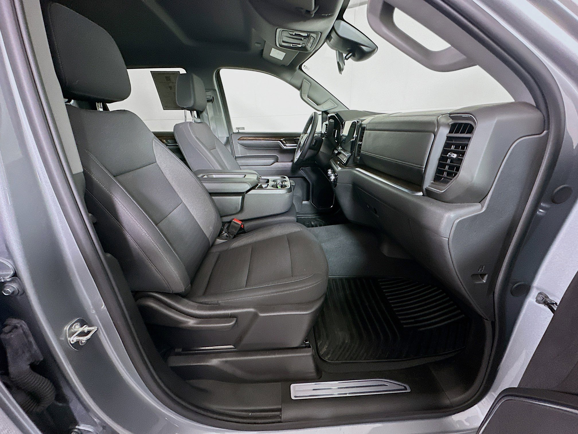 Used 2024 GMC Sierra 1500 Elevation image 29