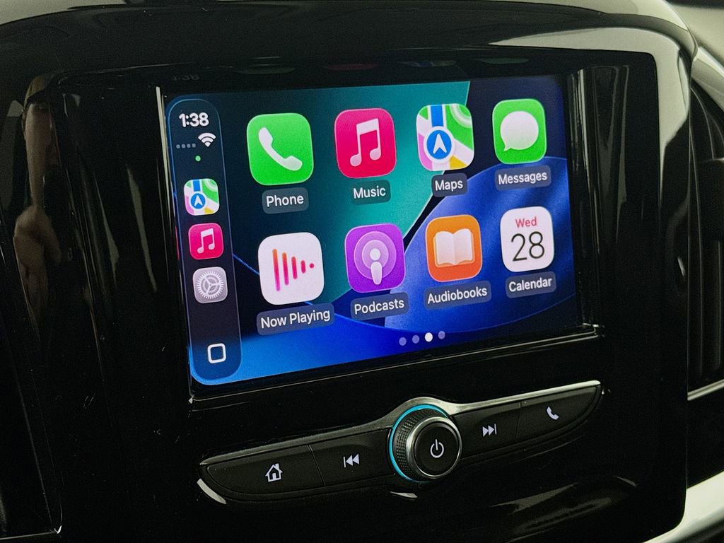 Used 2020 Chevrolet Traverse LS image 12