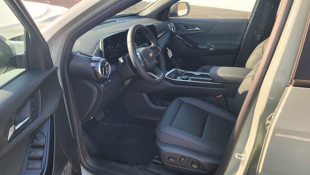 New 2026 Chevrolet Equinox LT image 18