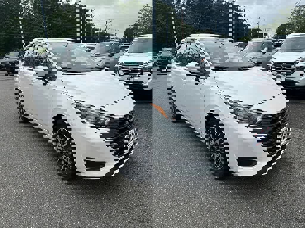 New 2025 Nissan Versa SV w/ Trunk Package