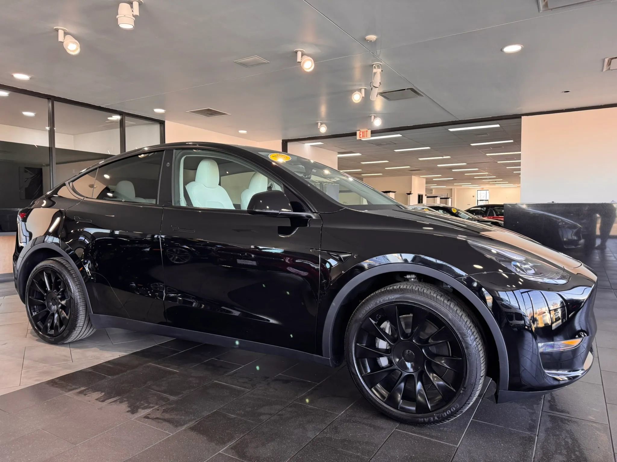 Used 2023 Tesla Model Y Long Range AWD/4WD image 6