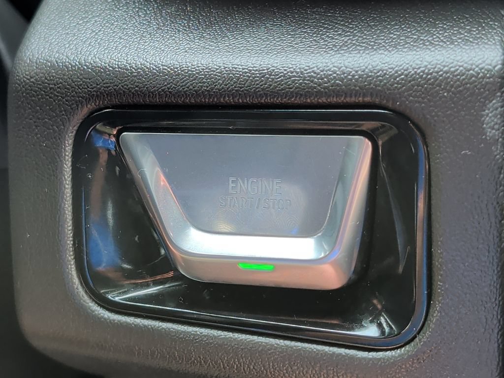 Used 2025 GMC Yukon XL Denali AWD/4WD image 26