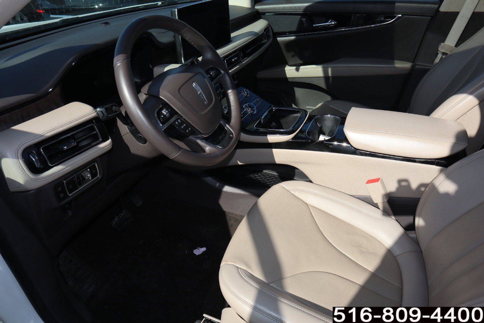 Used 2023 Lincoln Nautilus Reserve image 15