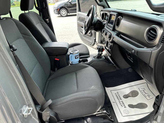 Used 2020 Jeep Gladiator Sport image 19