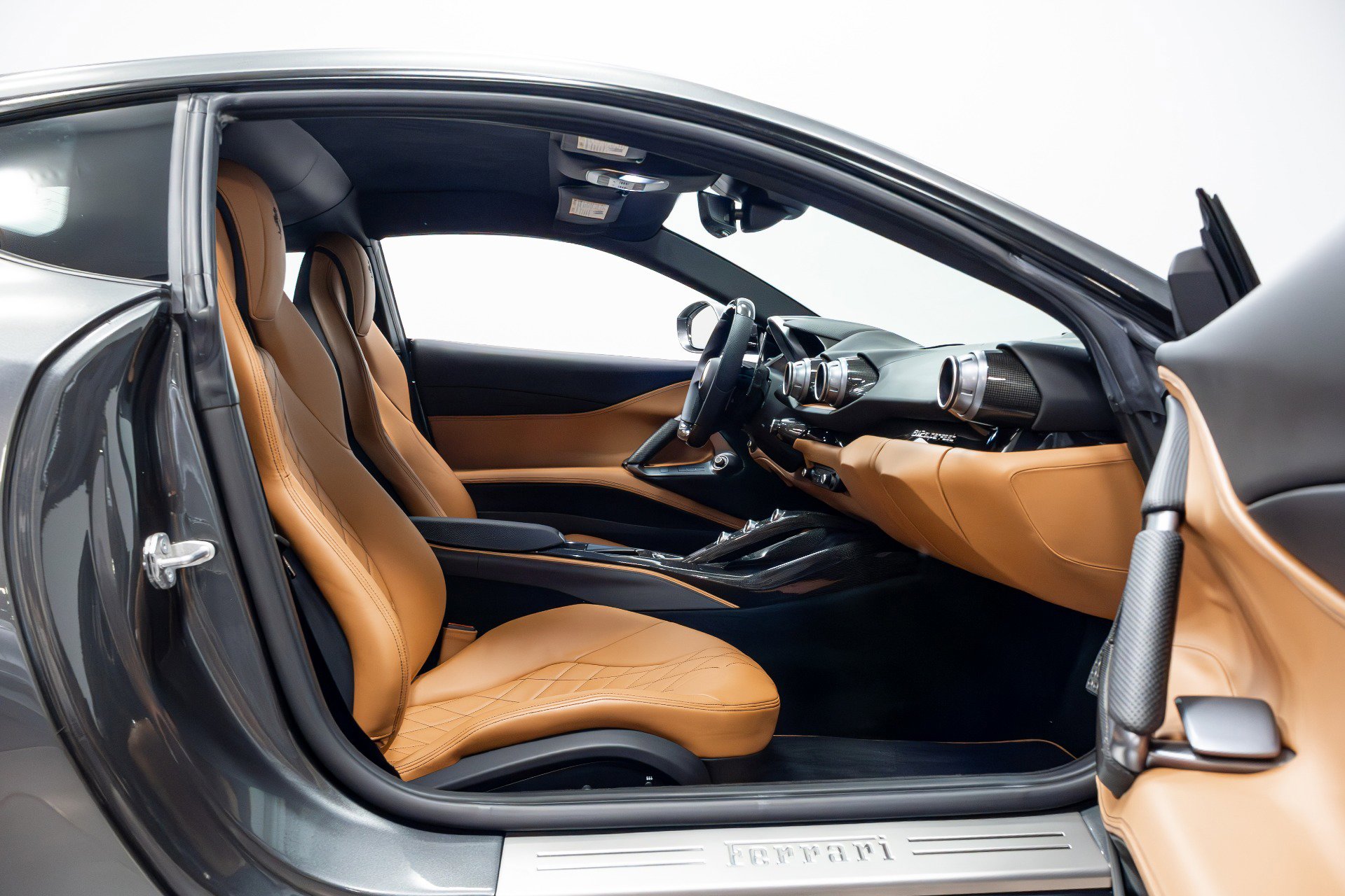 Used 2020 Ferrari 812 Superfast RWD image 30