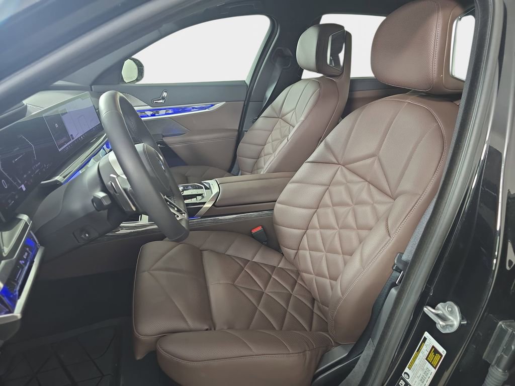 Used 2025 BMW 740i xDrive AWD/4WD image 18