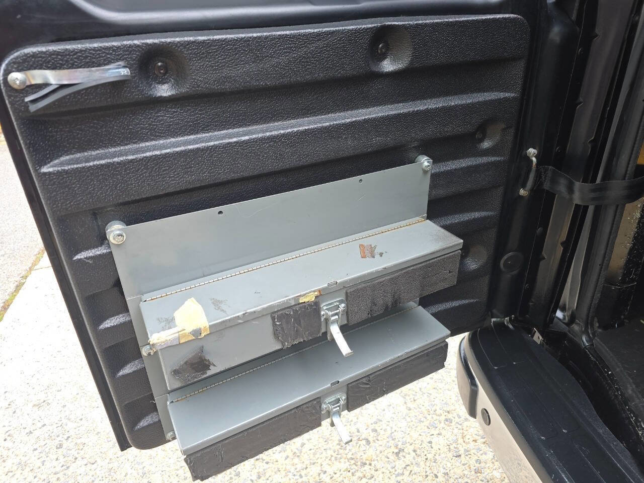 Used 2018 Chevrolet Express 2500 w/ Driver Convenience Package RWD image 42