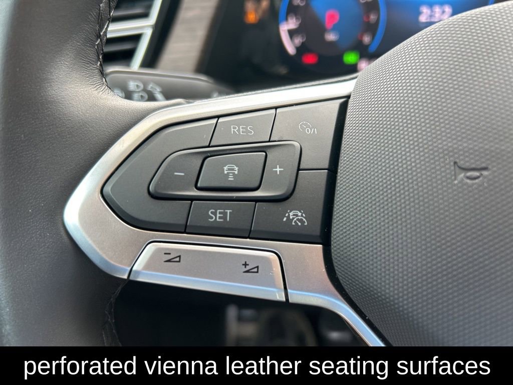 Used 2025 Volkswagen Atlas SEL Premium R-Line image 27