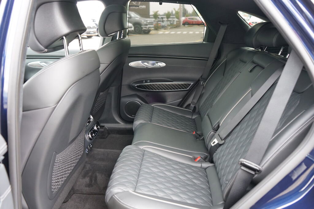 Used 2025 Genesis GV70 3.5T Sport w/ Sport Prestige Package image 27