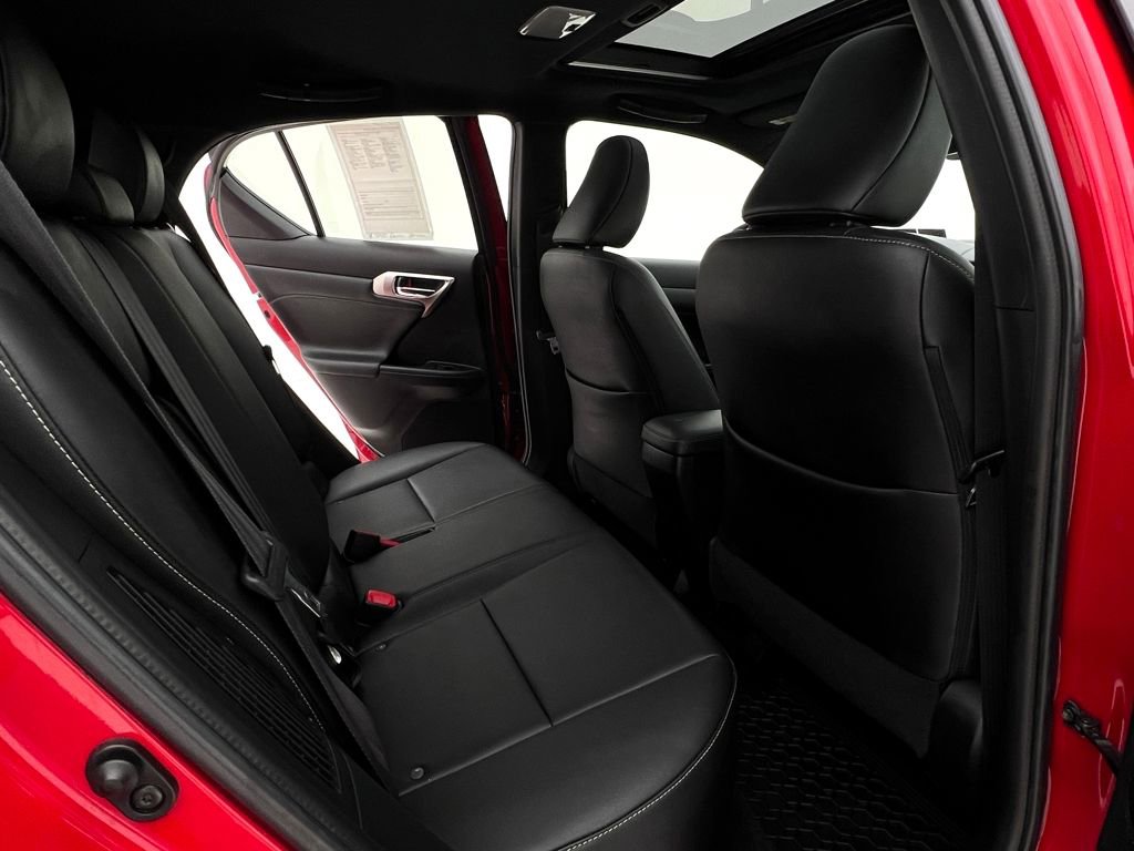 Used 2015 Lexus CT 200h w/ Navigation Package image 14