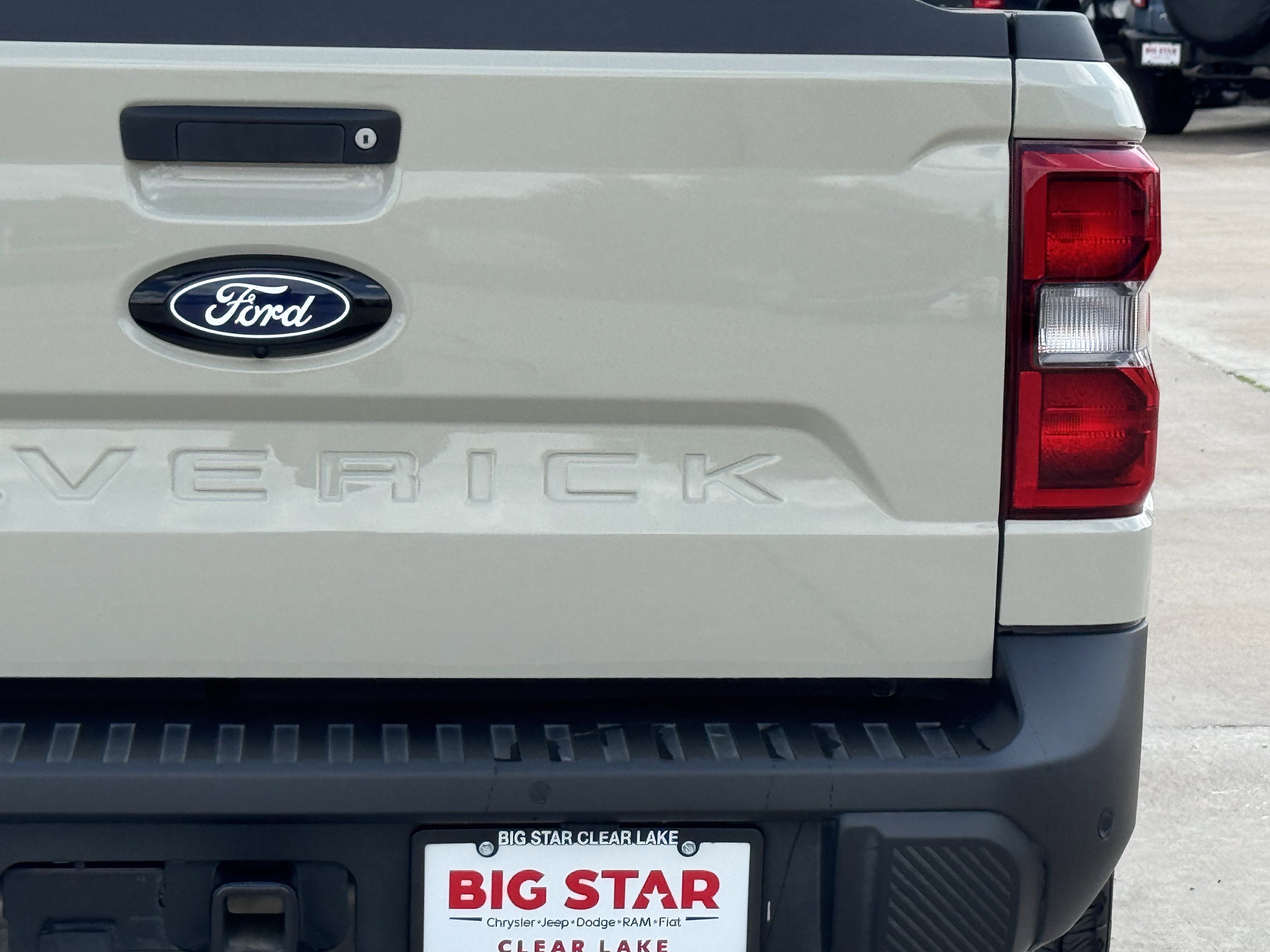 Used 2025 Ford Maverick Lariat image 10