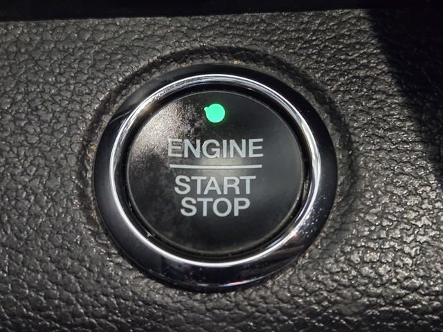 Used 2020 Ford Expedition XLT w/ Equipment Group 202A AWD/4WD image 23