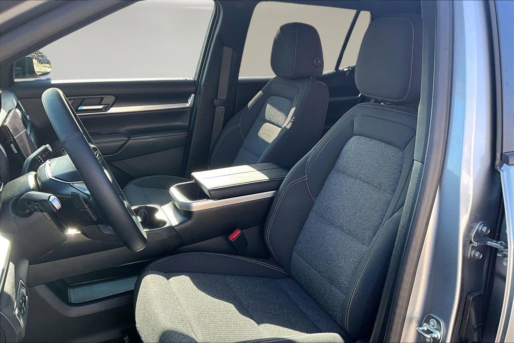 Used 2025 GMC Terrain Elevation AWD/4WD image 19