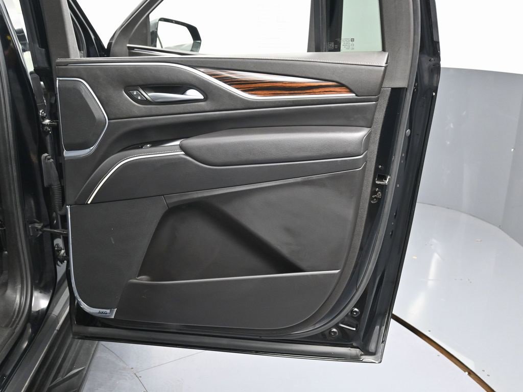 Used 2023 Cadillac Escalade ESV Premium Luxury image 44