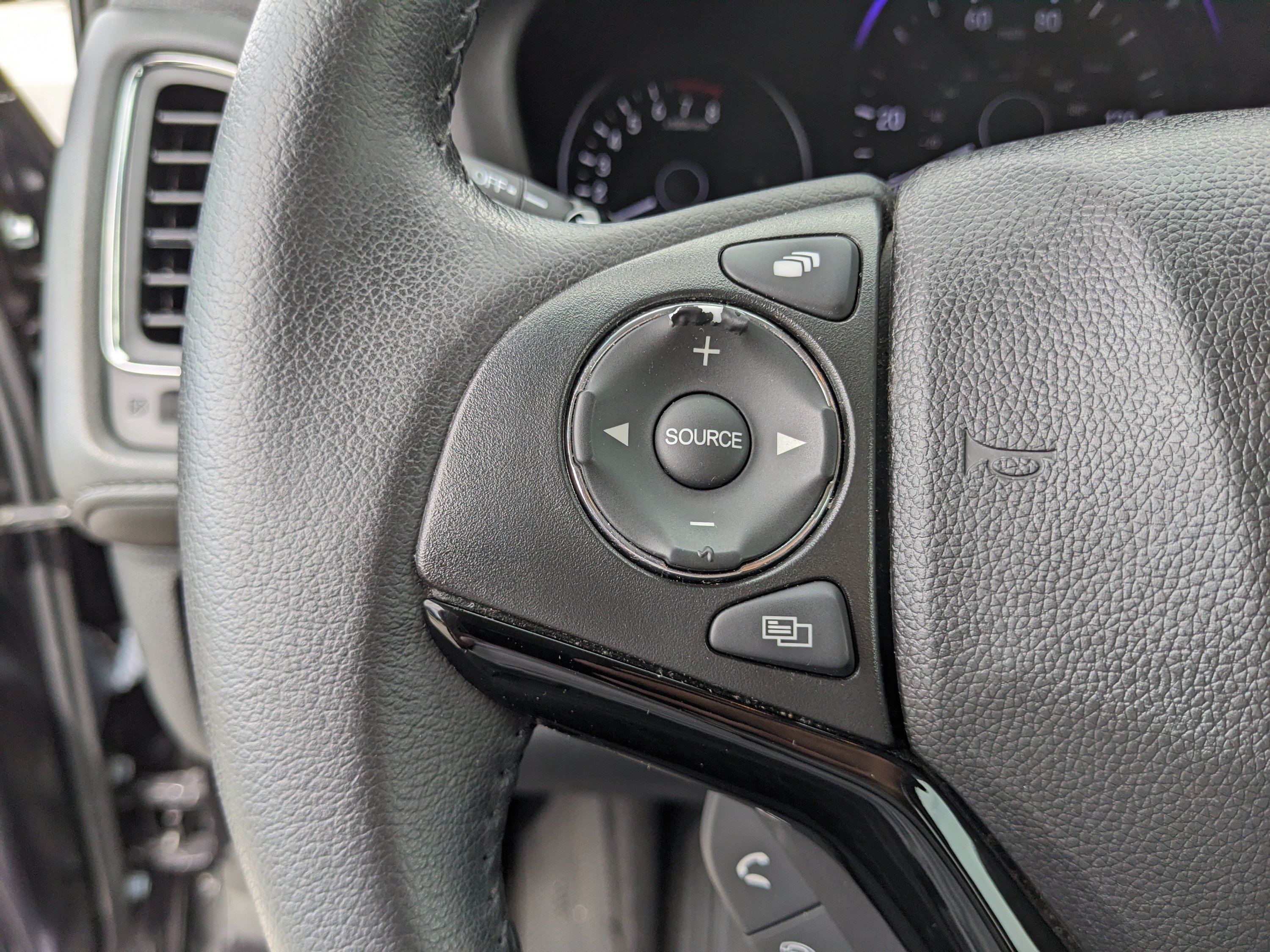 Used 2018 Honda HR-V EX-L image 31