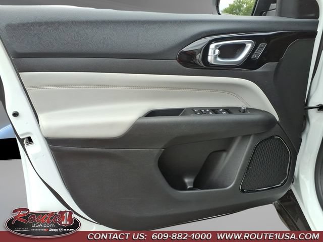 Used 2025 Jeep Compass Limited w/ Elite Group AWD/4WD image 27