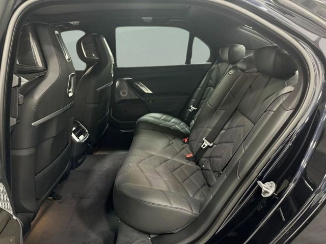 Certified 2025 BMW 760i xDrive w/ Executive Package AWD/4WD image 10
