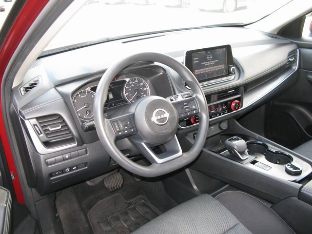 Used 2024 Nissan Rogue SV image 13
