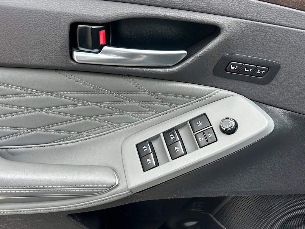 Certified 2019 Toyota Avalon Limited w/ Advanced Safety Package image 14