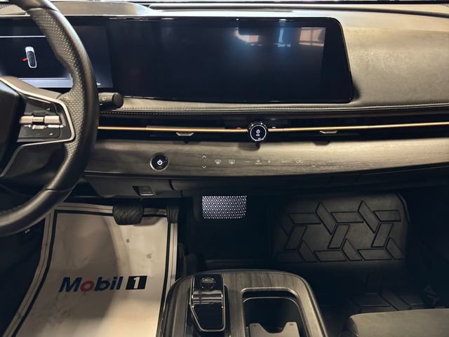 Certified 2024 Nissan Ariya AWD image 11