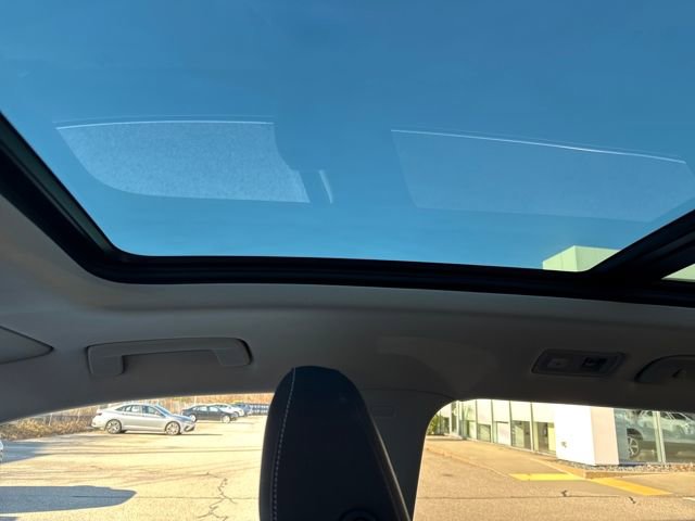 Certified 2023 Volkswagen Taos SE w/ Panoramic Sunroof Package image 29