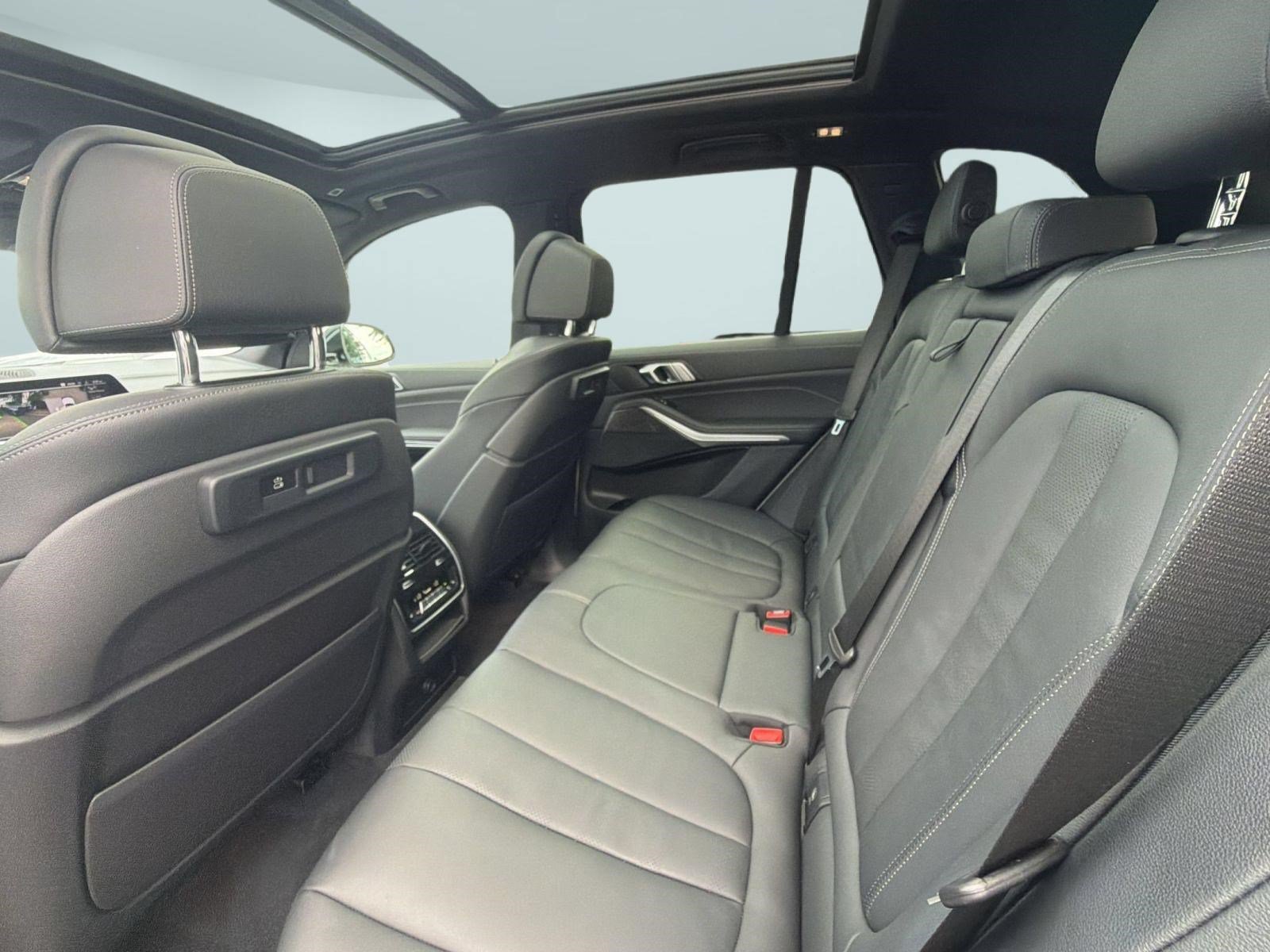 Used 2022 BMW X5 xDrive40i AWD/4WD image 24