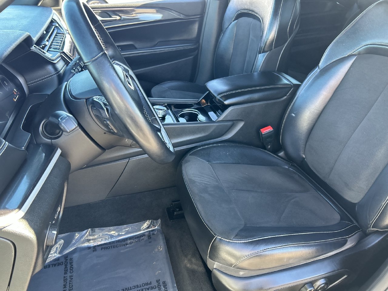 Used 2022 Jeep Grand Cherokee L Laredo RWD image 21