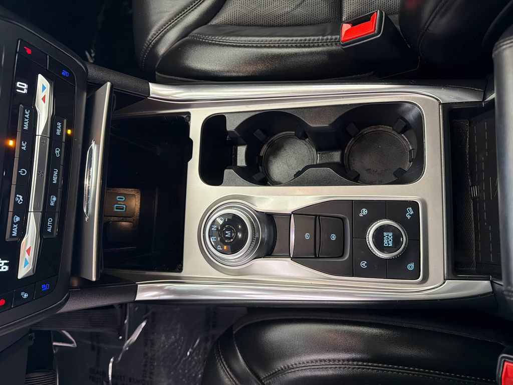 Used 2020 Ford Explorer Platinum w/ Premium Technology Package AWD/4WD image 34