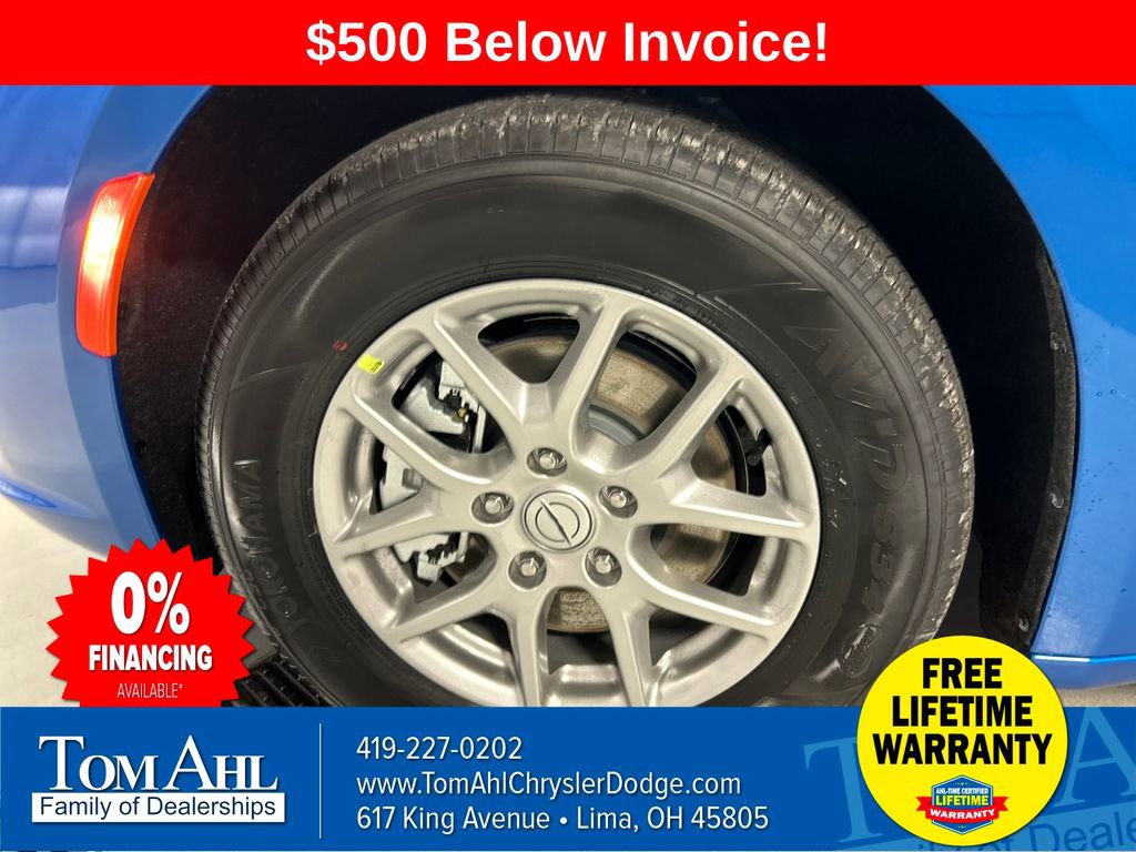 New 2026 Chrysler Pacifica Select image 9