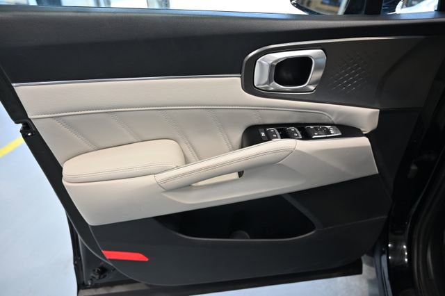 Used 2023 Kia Sorento SX image 33