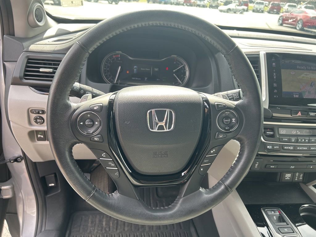 Used 2017 Honda Pilot Touring image 12