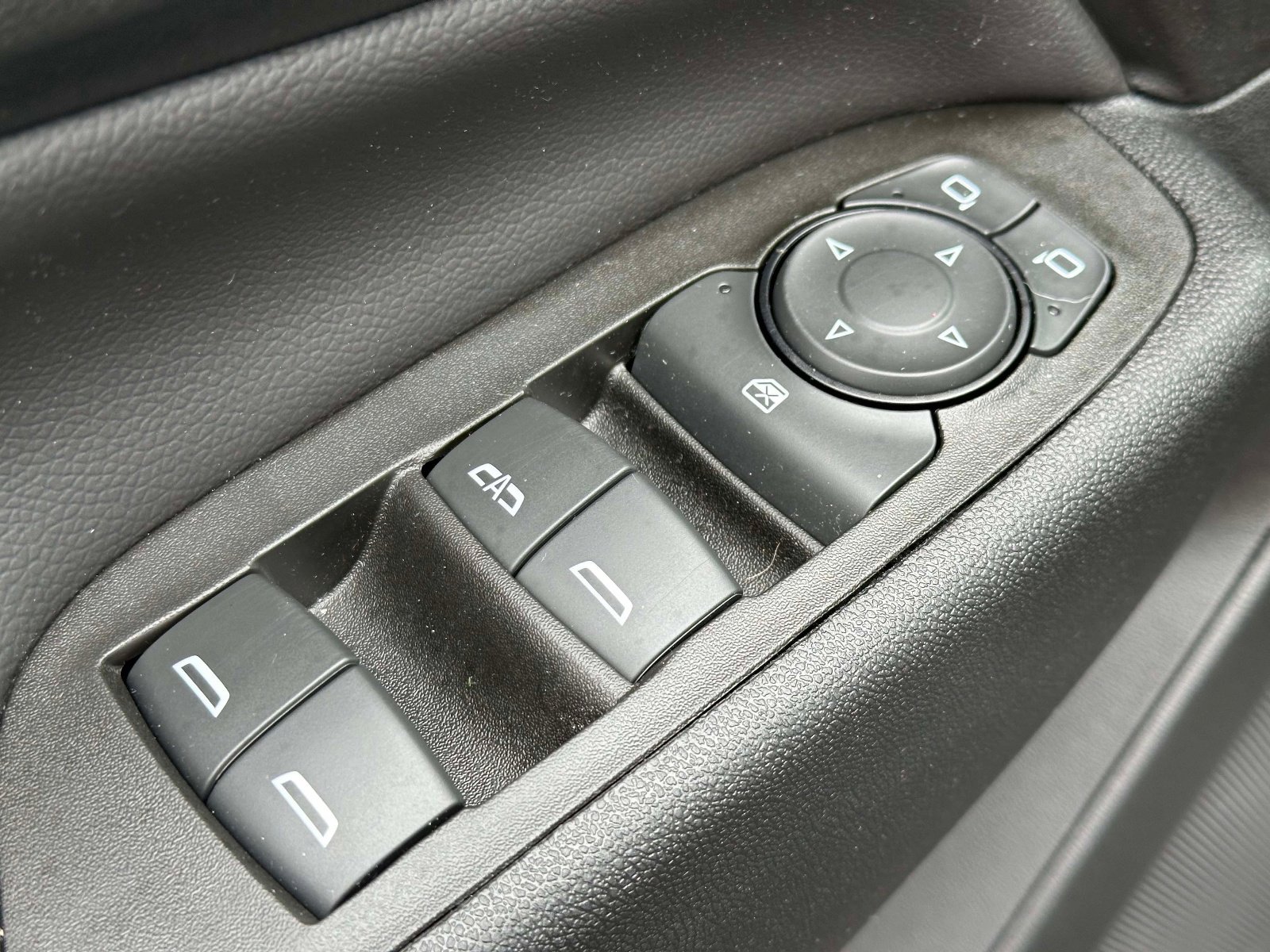 Used 2023 Chevrolet Equinox LT image 20