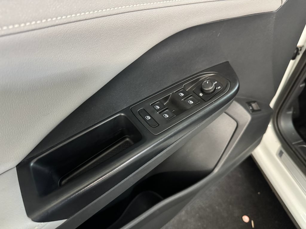Used 2024 Volkswagen Taos SE AWD/4WD image 14