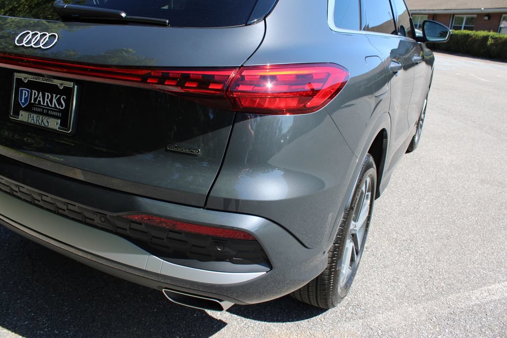 Used 2025 Audi Q5 Premium Plus w/ Premium Plus AWD/4WD image 44