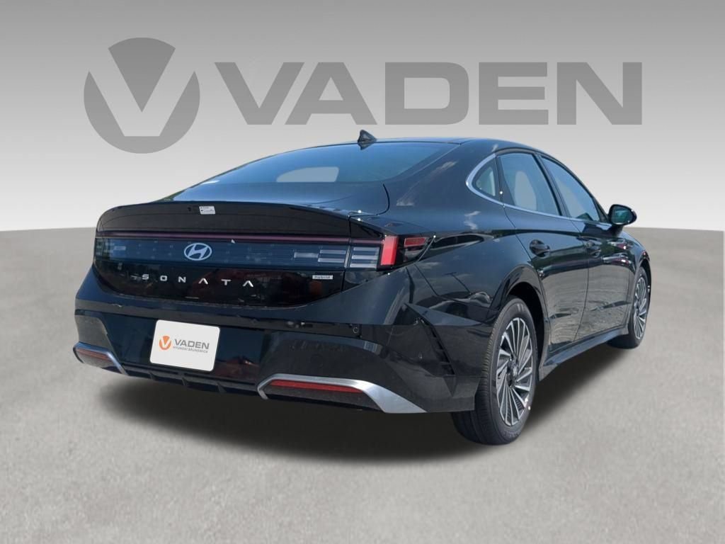 New 2025 Hyundai Sonata Limited FWD image 10