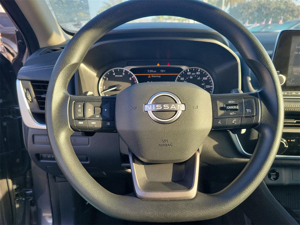 Used 2025 Nissan Rogue S image 18