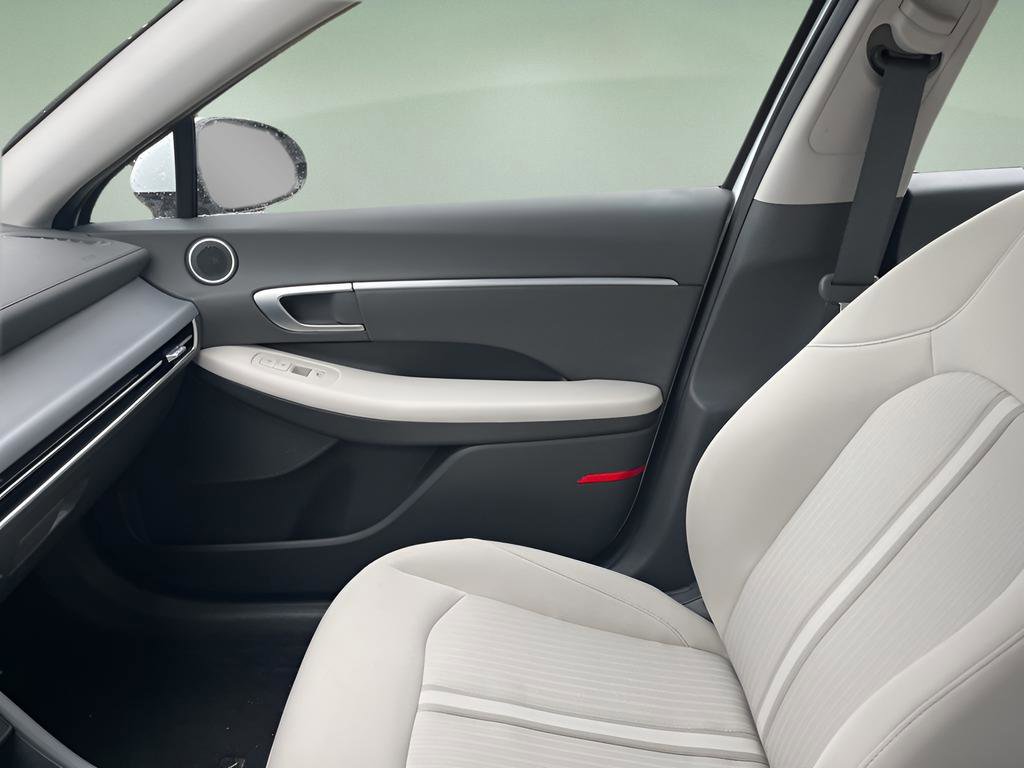 Certified 2025 Hyundai Sonata SEL image 32