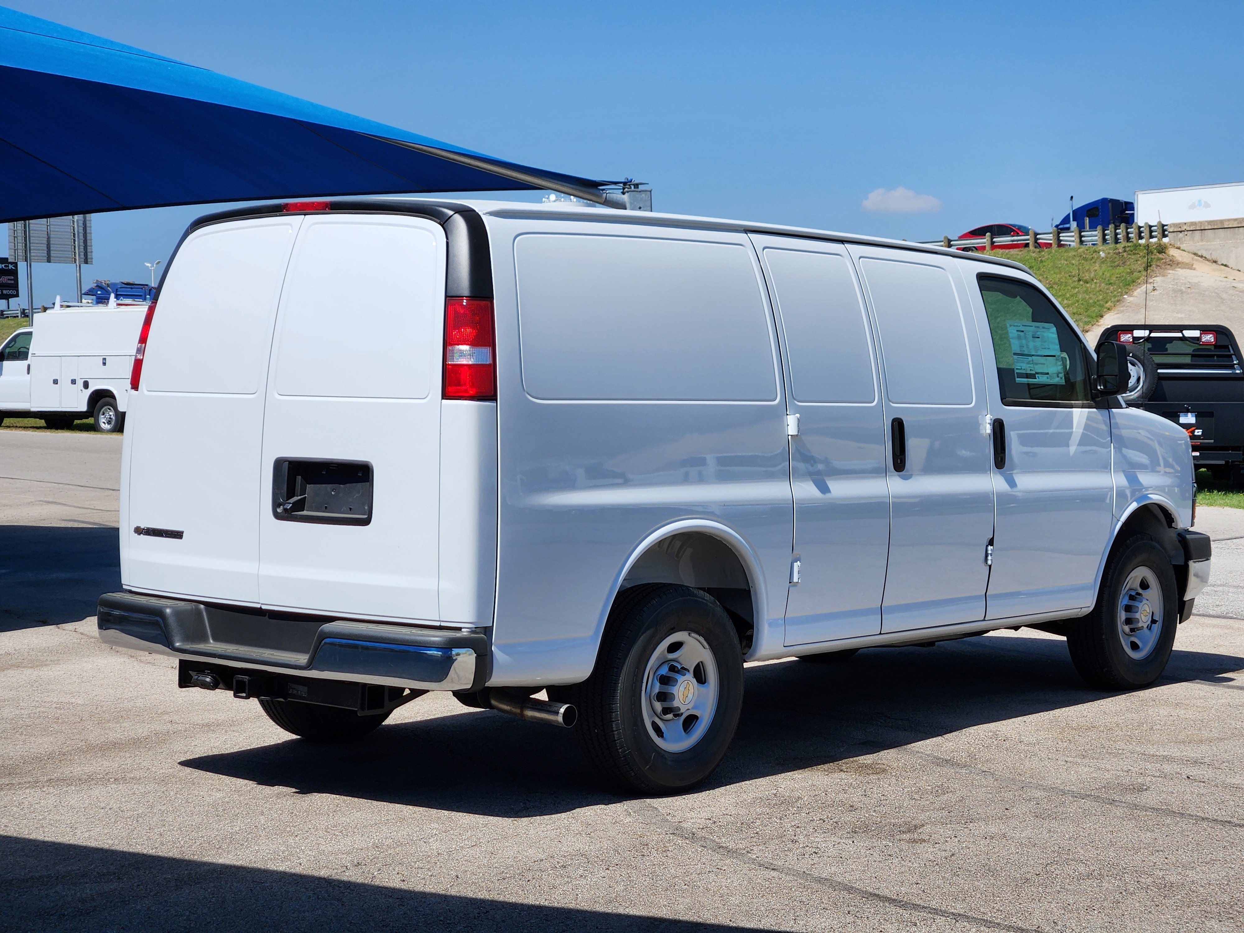 New 2026 Chevrolet Express 2500 w/ Driver Convenience Package image 4